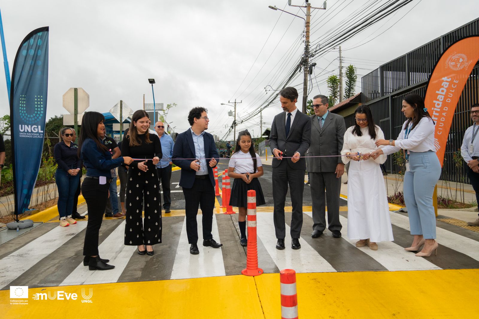 INAUGURACIÓN DE OBRA DE MOVILIDAD EN CIPRESES MEJORA ESPACIO PÚBLICO Y ACCESO A ESCUELA DE LA COMUNIDAD