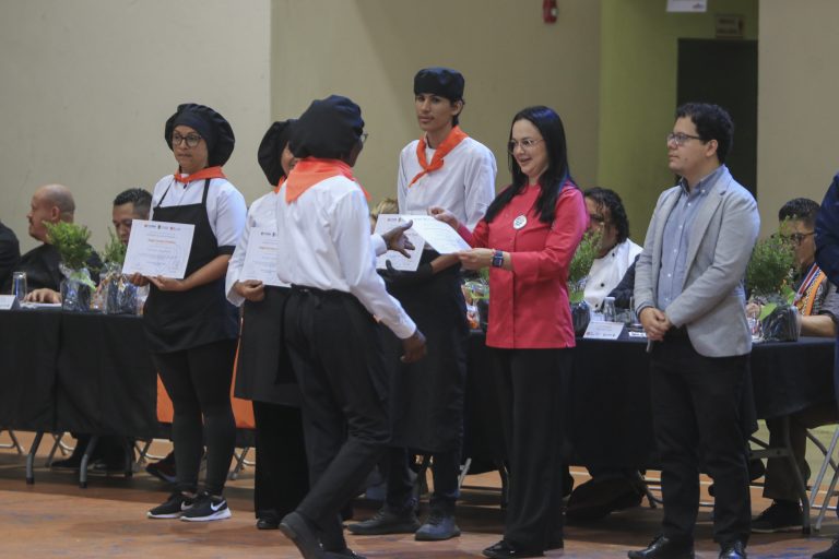 Graduación 2025 Centro Gastronómico El Surá