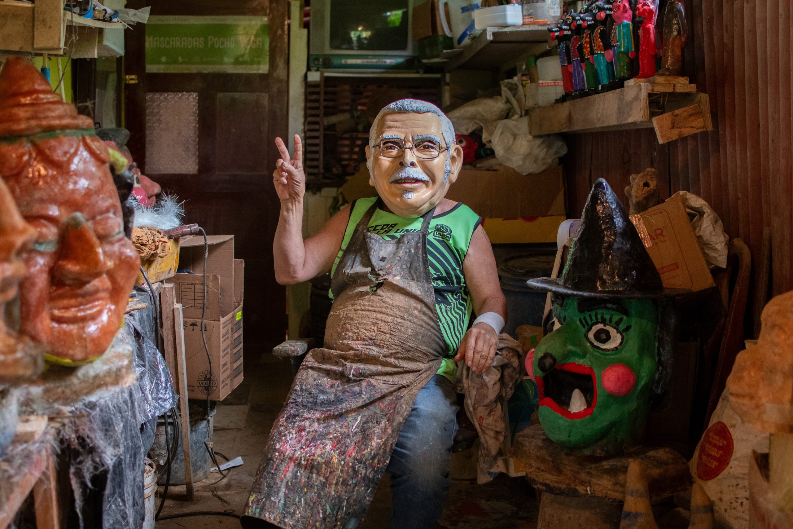 Alfonso “Pocho” Vega llevará el arte de la mascarada al SESCU de Curridabat