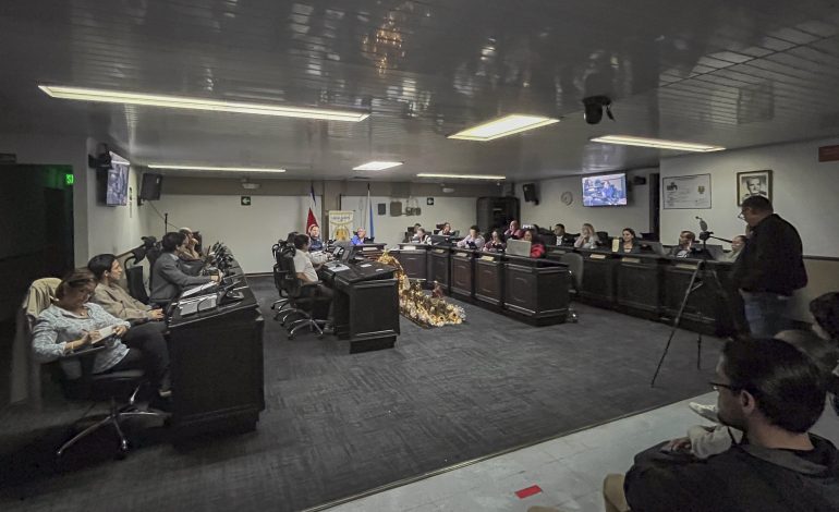 Concejo Municipal debatió informe inicial de la CGR sobre el presupuesto 2026 