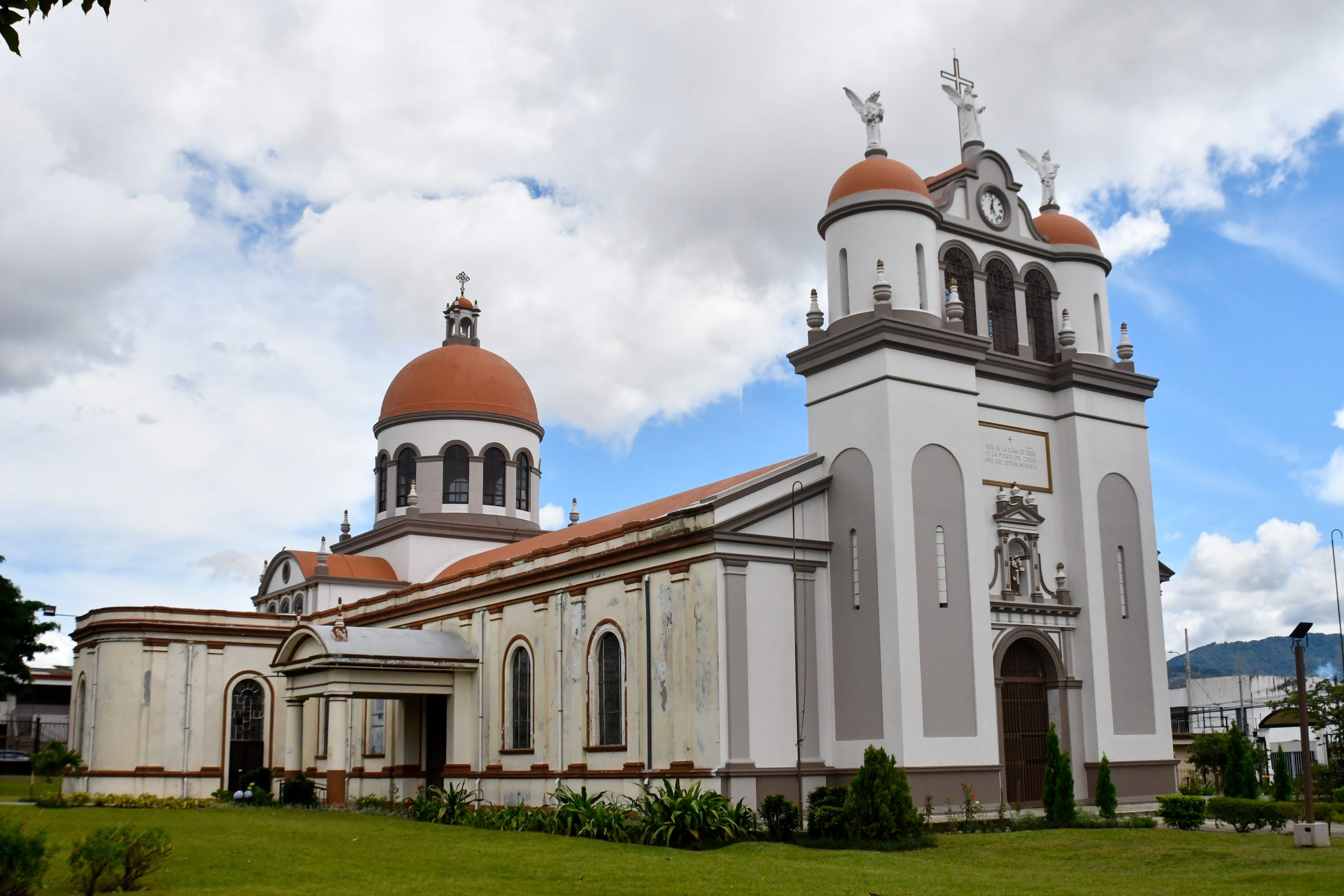 Organizan “Baile de la Amistad” para concluir obras en templo de Curridabat