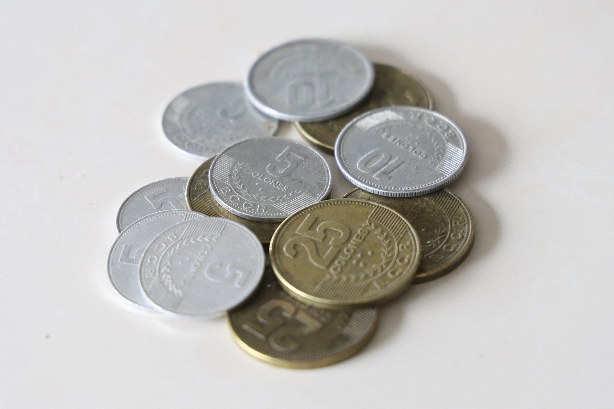 Diseños antiguos de monedas de ₡5, ₡10 y ₡25 saldrán de circulación