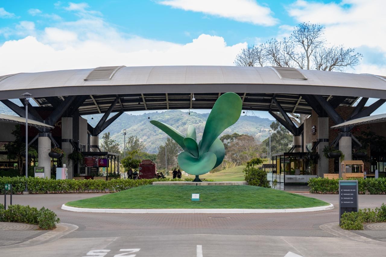 Aleste presenta la escultura “Germinal”, del arquitecto y artista visual Francesco Bracci